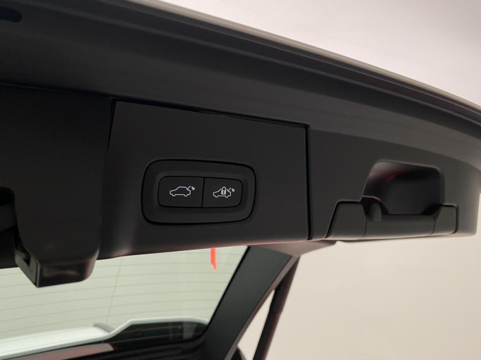 Volvo V90 B4 AWD CORE AUT REZERVACE