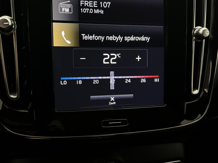 Volvo XC40 D4 AWD MOMENTUM PRO AUT CZ 2.0 d Momentum