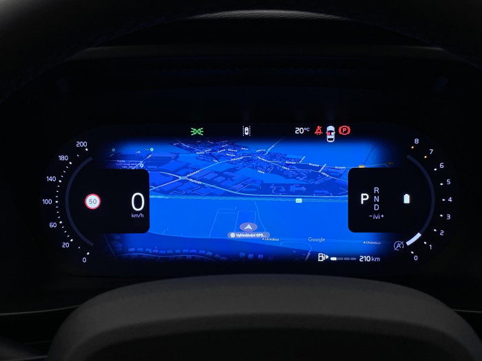 Volvo XC40 B3 DARK PLUS AUT CZ