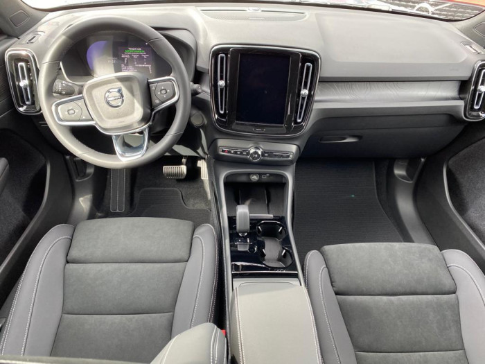 Volvo XC40 PURE ELECTRIC RECHARGE AUT AWD
