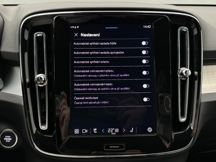 Volvo XC40 B3 DARK PLUS CZ 1.maj