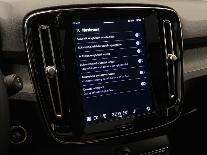 Volvo XC40 B4 AWD DARK ULTRA AUT CZ