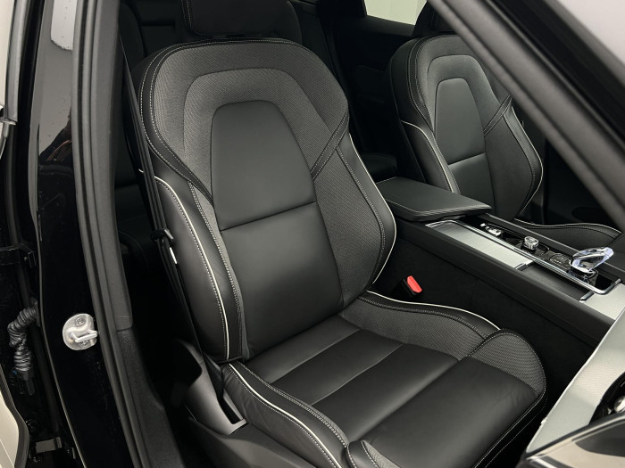 Volvo XC60 B5 AWD ULTRA BLACK EDITION AUT 2.0 Edition