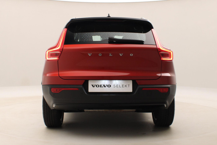 Volvo XC40 B5 AWD R-DESIGN AUT CZ 1.maj.
