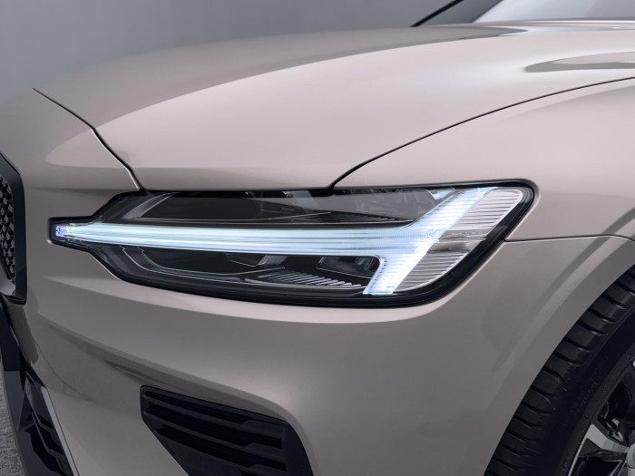 Volvo V60 T6 AWD Plug-in DARK PLUS