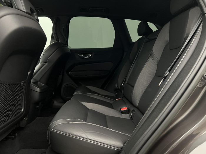 Volvo XC60 B5 AWD R-DESIGN AUT 1.maj.