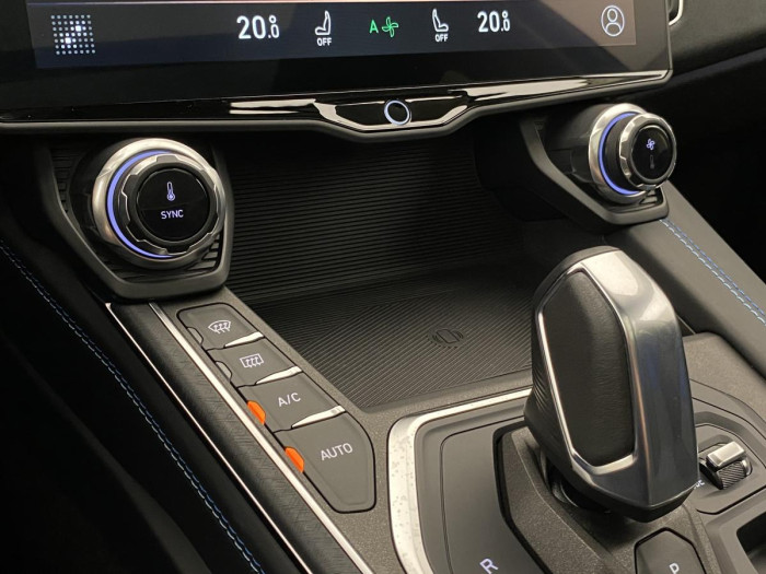 Lynk & Co 01 PHEV DCT AUT 1.maj. REZERVACE