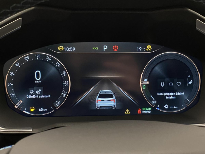 Lynk & Co 01 PHEV DCT AUT 1.maj. REZERVACE