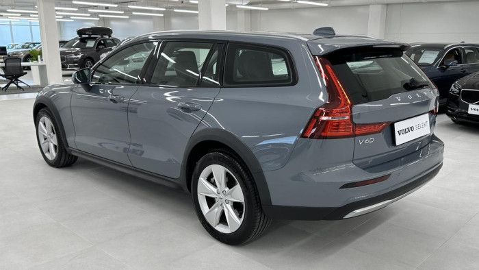 Volvo V60 CROSS COUNTRY B4 REZERVACE