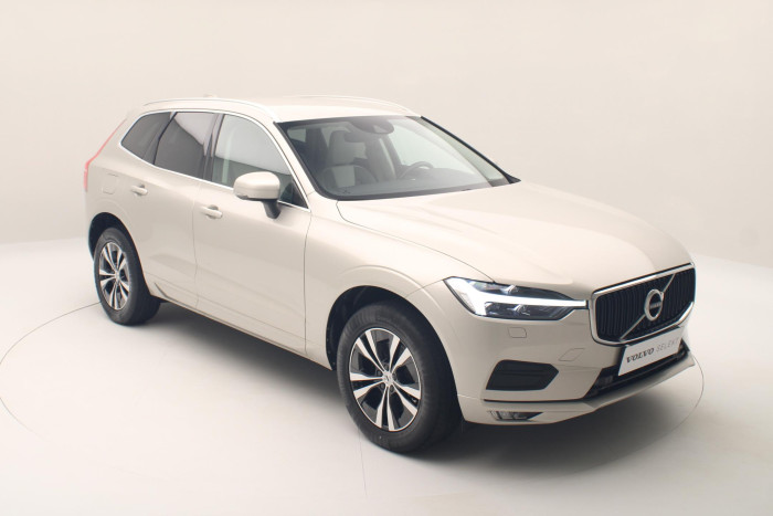 Volvo XC60 B4 AWD MOMENTUM AUT CZ 2.0 Momentum