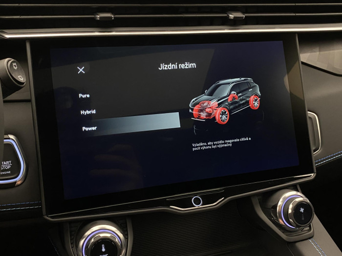 Lynk & Co 01 PHEV DCT AUT 1.maj REZERVACE