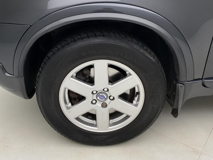 Volvo XC90 2.4 D5 AWD SUMMUM AUT 7 míst 2.4 d Summum