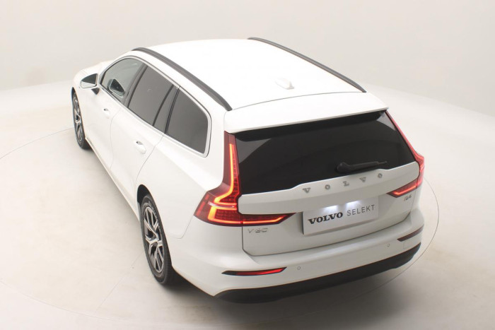 Volvo V60 B4 CORE AUT 1.MAJ