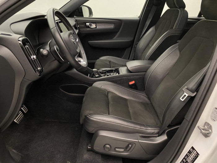 Volvo XC40 D4 AWD R-DESIGN REZERVACE 2.0 d