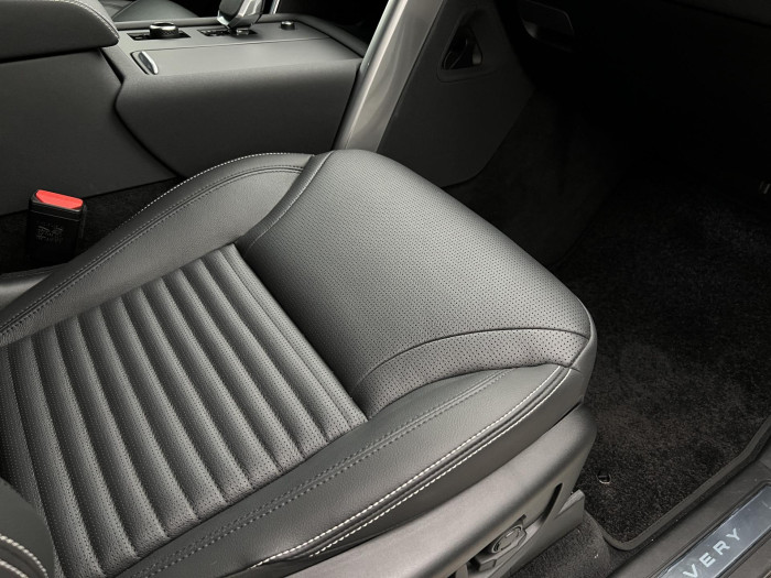 Land Rover Discovery D250 DYNAMIC SE AWD AUT CZ 3.0 d Dynamic SE