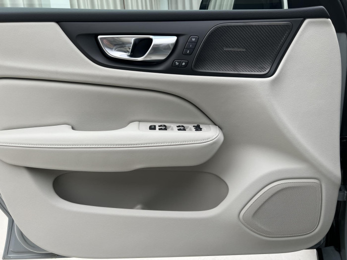 Volvo V60 B4 DARK PLUS