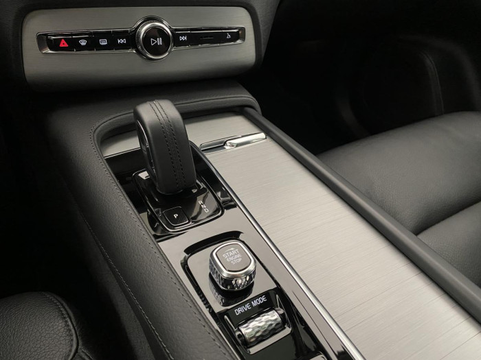 Volvo XC90 B5 AWD MOMENTUM REZERVACE 2.0 Momentum
