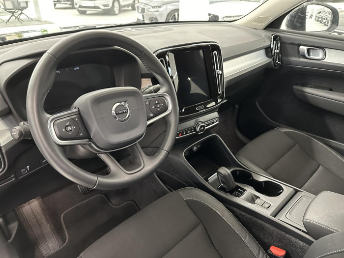 Volvo XC40 T3 MOMENTUM AUT REZERVACE 1.5 Momentum
