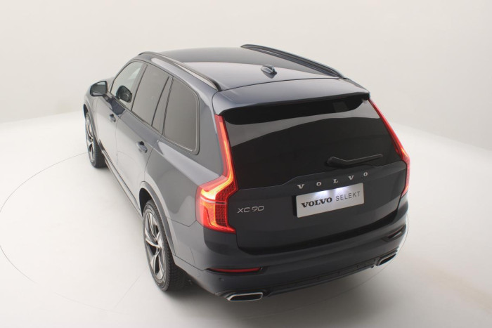 Volvo XC90 T8 AWD R-DESIGN REZERVACE