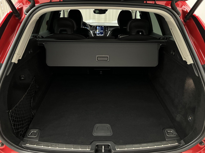 Volvo XC60 B4 AWD MOMENTUM AUT CZ 2.0 Momentum