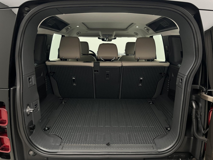 Land Rover Defender D250 SE AWD AUT CZ 3.0 d SE