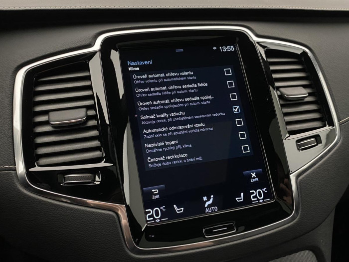 Volvo XC90 T8 AWD R-DESIGN REZERVACE