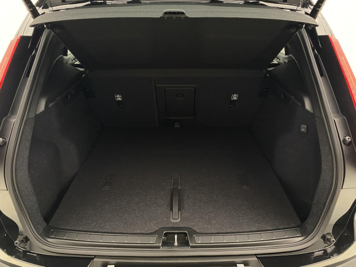 Volvo XC40 B4 AUT PLUS BLACK EDITION