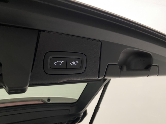 Volvo XC60 T6 AWD AT RECHARGE BRIGHT PLUS 2.0 AT Plus