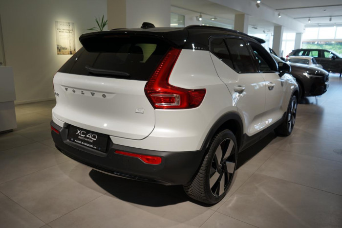 Volvo XC40 PURE ELECTRIC TWIN - Rezervace