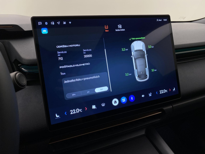 Lynk & Co 08 MORE PHEV