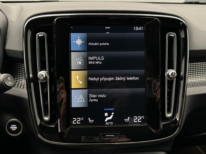 Volvo XC40 T3 R-DESIGN AUT CZ REZERVACE