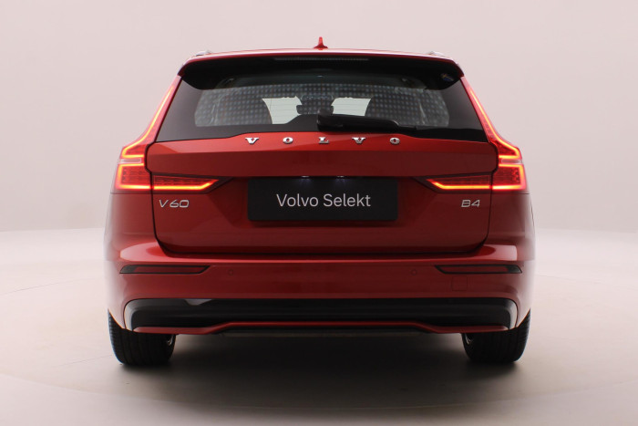 Volvo V60 B4 DARK PLUS AUT CZ
