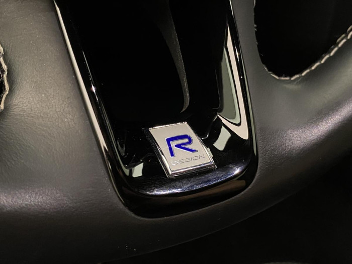 Volvo V60 D4 R-DESIGN AUT REZERVACE 2.0 d