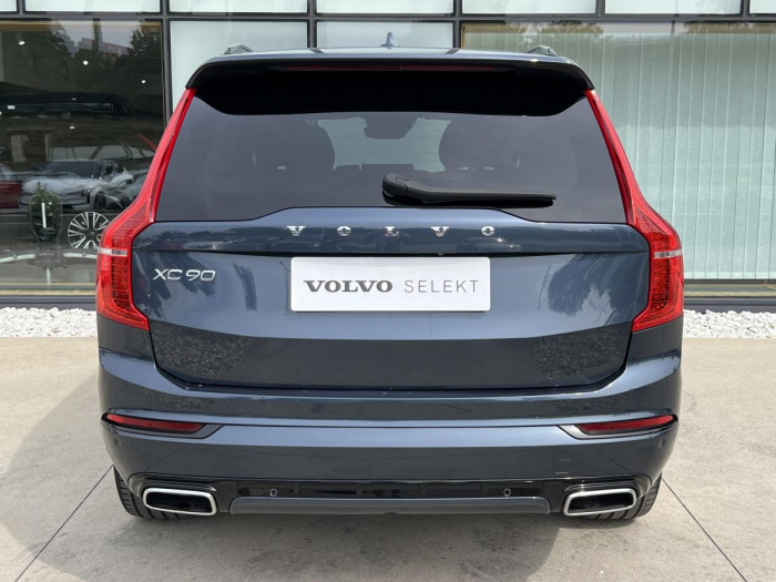 Volvo XC90 B5 AWD R-DESIGN 7MÍSTNÁ Aut