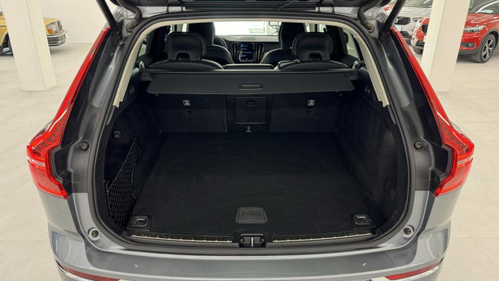 Volvo XC60 B5 AWD INSCRIPTION REZERVACE