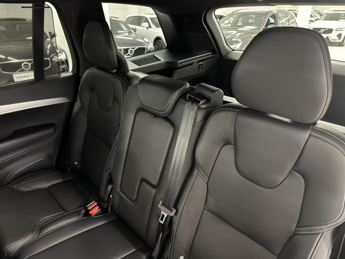 Volvo XC90 B5 AWD R-DESIGN AUT REZERVACE