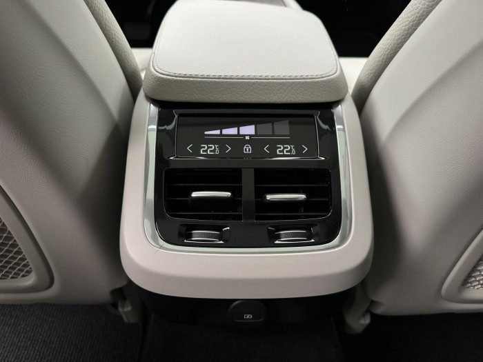 Volvo V90 CC B5 AWD PRO AUT REZERVACE 2.0 CC CC