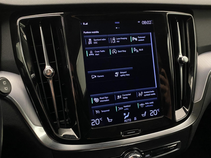Volvo V60 CC B4 AWD MOMENTUM AUT 1.maj. 2.0 CC CC Momentum