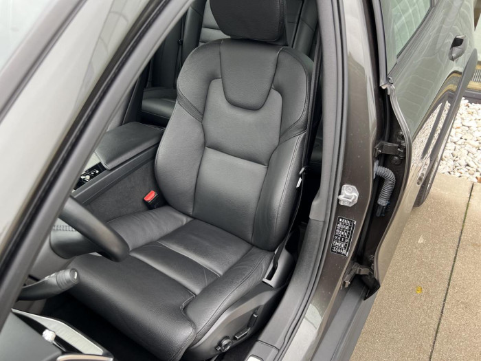 Volvo V60 CROSS COUNTRY B4 AWD REZERVACE