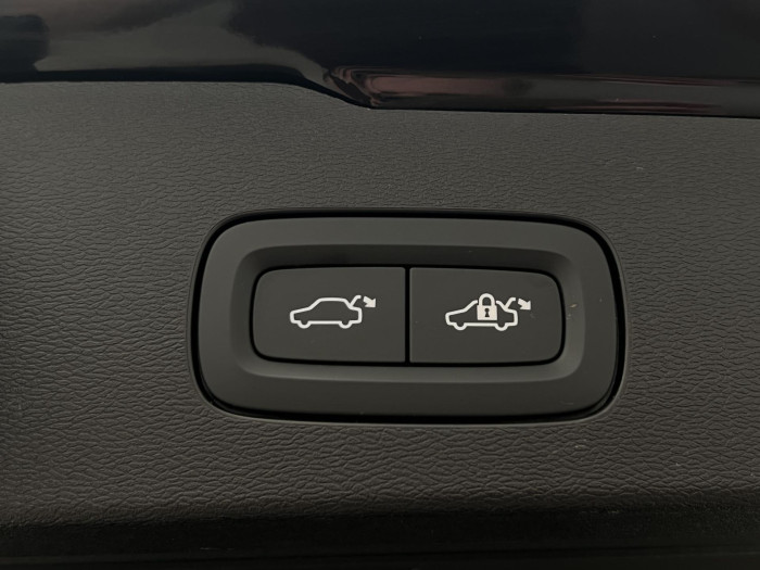 Volvo V60 B4 PLUS DARK AUT 1.maj.