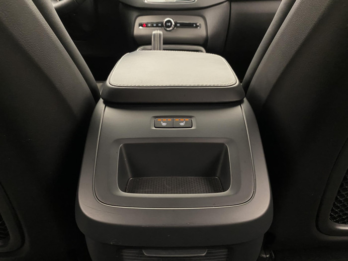 Volvo XC90 B5 AWD R-DESIGN AUT CZ