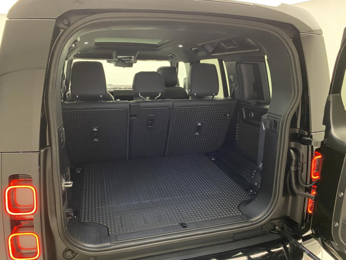 Land Rover Defender 110 V8 P525 AWD AUT REZERVACE 5.0 V8