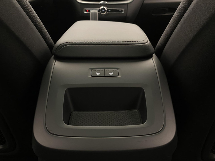 Volvo XC60 T6 AWD ULTRA DARK AUT CZ