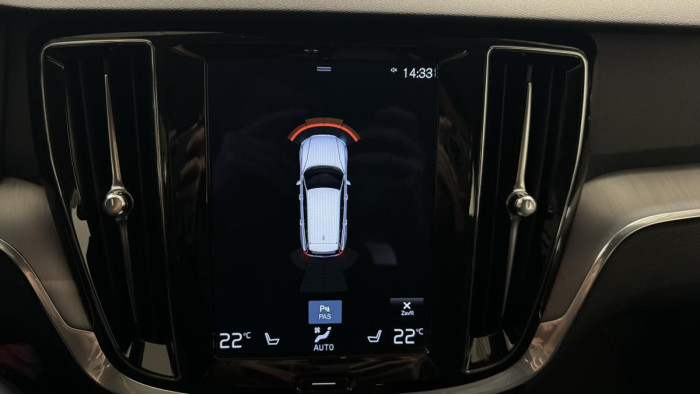 Volvo V60 B4 MOMENTUM AUT REZERVACE 2.0 Momentum