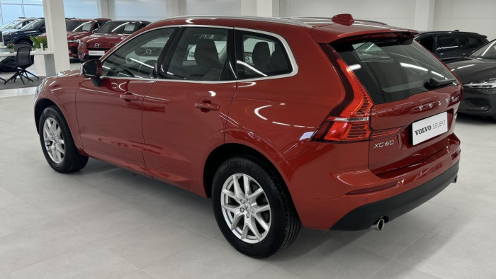 Volvo XC60 B4 AWD MOMENTUM AUT 2.0 Momentum