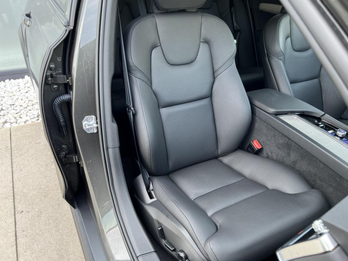 Volvo V90 CROSS COUNTRY B4 AWD Aut 1.maj