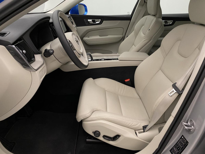 Volvo XC60 B4 AWD PLUS BRIGHT AUT CZ 2.0 Plus