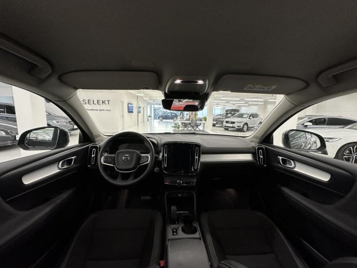 Volvo XC40 T3 MOMENTUM AUT REZERVACE 1.5 Momentum