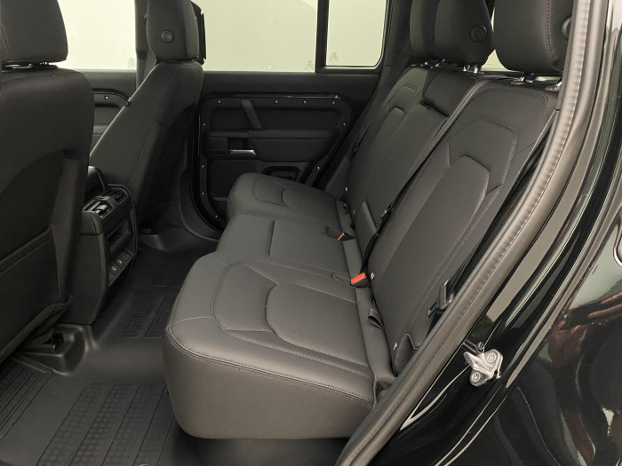 Land Rover Defender 110 D200 S AWD REZERVACE 3.0 d