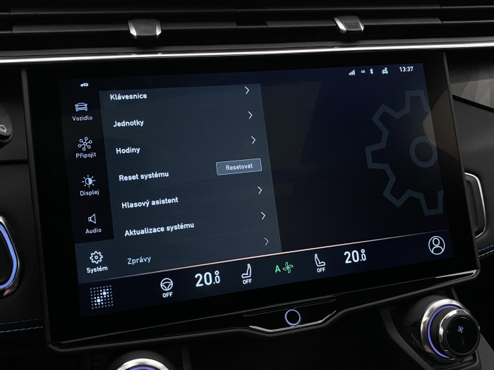 Lynk & Co 01 PHEV DCT AUT 1.maj REZERVACE